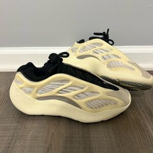 Adidas Yeezy Boost 700 V3 Azael (Used)